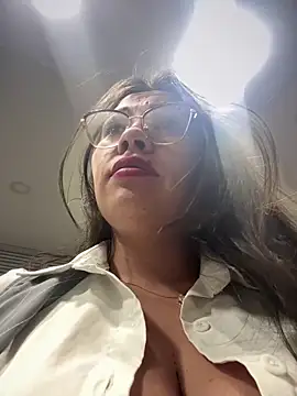 LIZ-06  online show from 12-20-25, 05:53