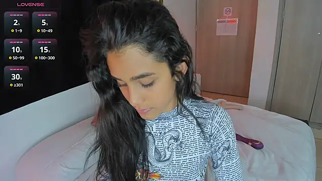 Snapshot of Ambeer_Rousess chatting on 03-19-25, 11:57 Ambeer Rousess online show from 03-19-25, 11:57