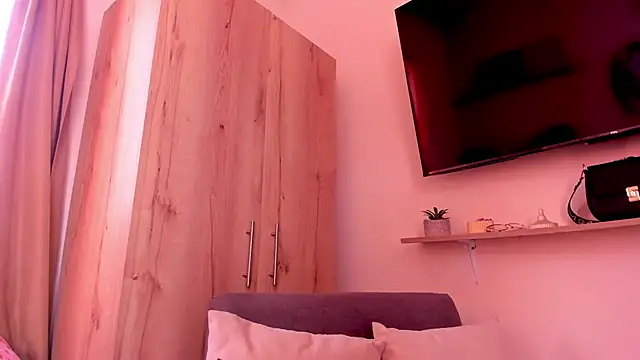 sofiaVelez01 online show from 06-01-26, 04:41