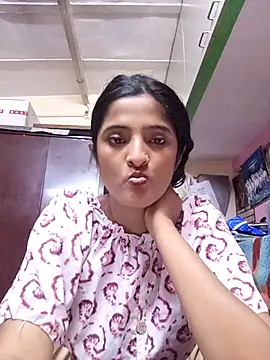 Snapshot of BabySlimmy10 chatting on 10-15-25, 06:41 BabySlimmy10 online show from 10-15-25, 06:41