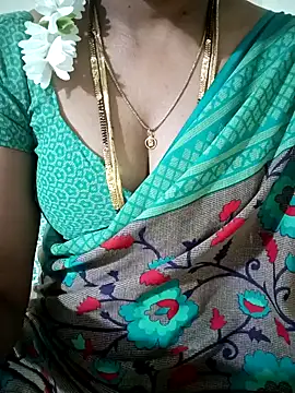 Snapshot of Cute-chinny chatting on 01-02-25, 02:57 Cute-chinny online show from 01-02-25, 02:57