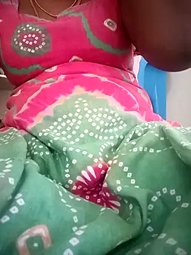 Snapshot of Cute-chinny chatting on 01-28-25, 08:14 Cute-chinny online show from 01-28-25, 08:14