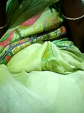 Snapshot of Cute-chinny chatting on 02-05-25, 05:53 Cute-chinny online show from 02-05-25, 05:53