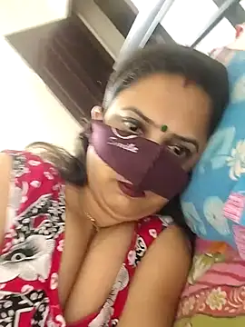 Snapshot of Cute-manisha chatting on 05-25-26, 02:06 Cute-manisha online show from 05-25-26, 02:06