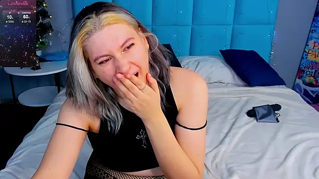 Snapshot of Bonni_Meiz chatting on 12-29-24, 01:28 Bonni Meiz online show from 12-29-24, 01:28