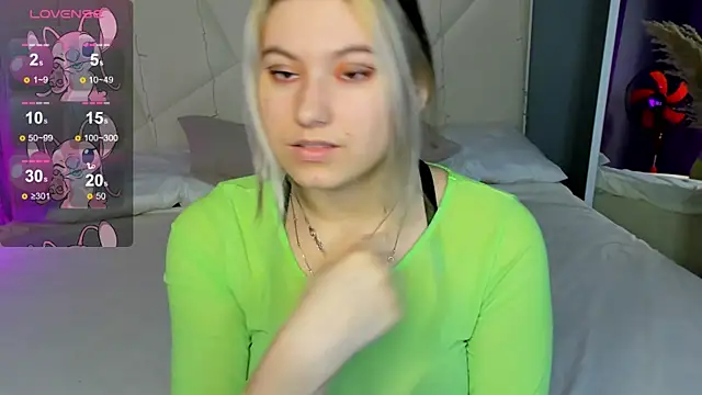 Snapshot of Bonni_Meiz chatting on 02-04-25, 11:05 Bonni Meiz online show from 02-04-25, 11:05