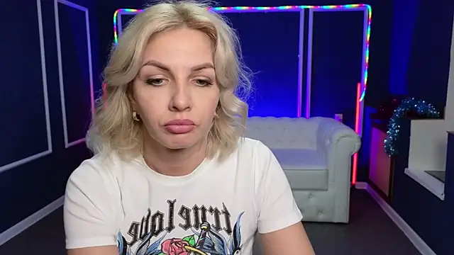 Snapshot of Barbara_Blonde chatting on 01-02-25, 04:30 Barbara Blonde online show from 01-02-25, 04:30