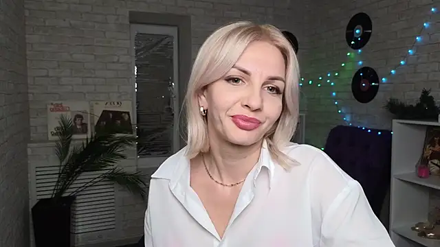 Snapshot of Barbara_Blonde chatting on 02-04-25, 01:59 Barbara Blonde online show from 02-04-25, 01:59