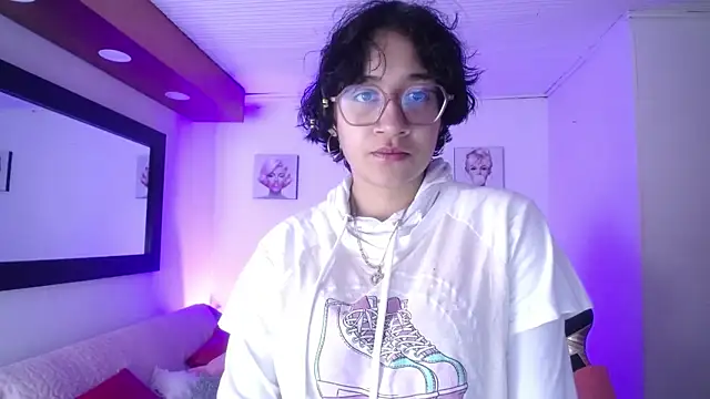 Lili Gomez  online show from 11-12-25, 01:00