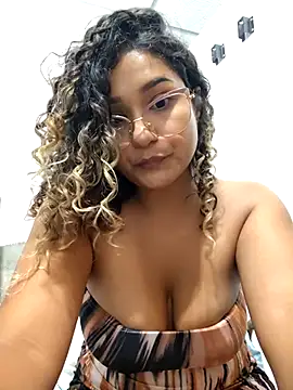 BrendaGirs online show from 04-11-26, 07:45