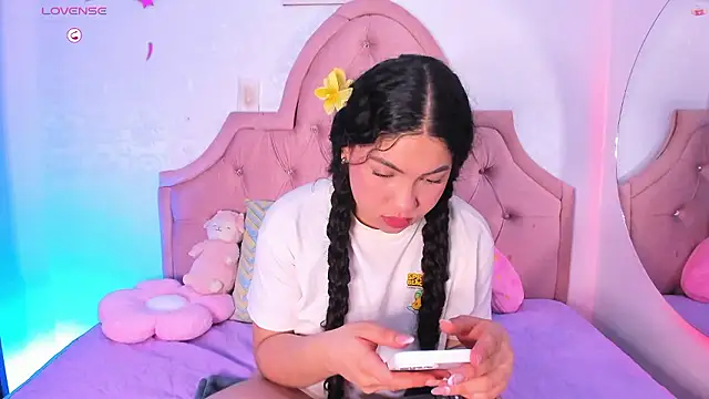 amandalee01 online show from 01-10-26, 07:37