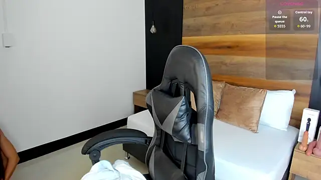 stephanya  online show from 10-13-25, 07:25