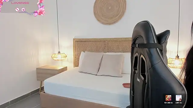 stephanya  online show from 04-28-26, 08:03