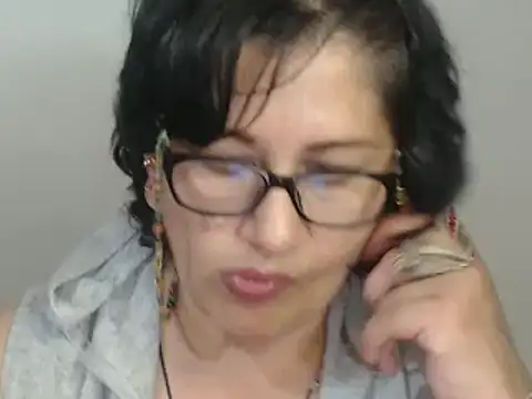 Snapshot of Hannabeckboobs chatting on 12-29-24, 07:22 Hannabeckboobs online show from 12-29-24, 07:22