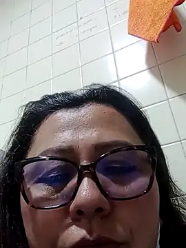 Darly Gomez online show from 12-21-24, 02:30