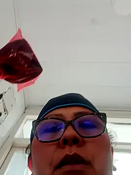 Darly Gomez online show from 12-22-24, 06:26