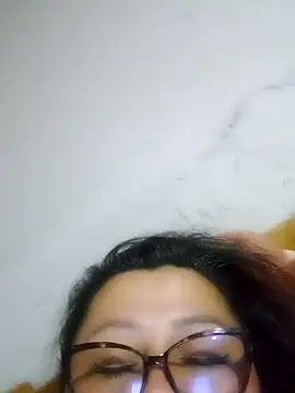 Darly Gomez online show from 12-23-24, 01:24