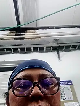 Darly Gomez online show from 12-27-24, 04:58