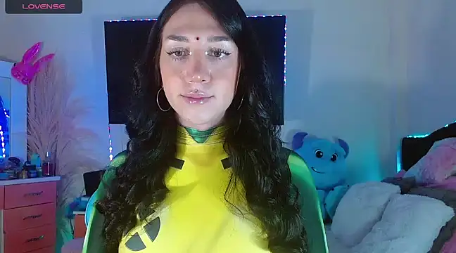 Snapshot of karla_zambrano chatting on 12-19-24, 10:10 karla zambrano online show from 12-19-24, 10:10