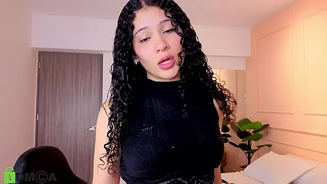 Snapshot of SHARONN____ chatting on 11-08-25, 03:29 SHARONN online show from 11-08-25, 03:29