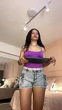 SHARONN     online show from 01-08-26, 04:04