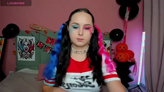 Snapshot of BeatriceReeves chatting on 10-30-25, 01:07 BeatriceReeves online show from 10-30-25, 01:07