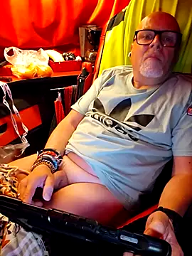 KOMANDOS74 online show from 02-07-26, 07:28