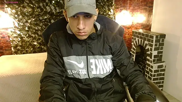 Snapshot of Jheidertwink chatting on 12-17-24, 03:50 Jheidertwink online show from 12-17-24, 03:50