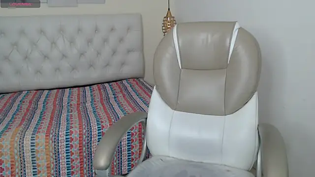 Snapshot of Jheidertwink chatting on 12-18-24, 03:47 Jheidertwink online show from 12-18-24, 03:47