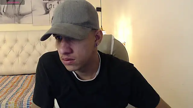 Snapshot of Jheidertwink chatting on 12-19-24, 03:18 Jheidertwink online show from 12-19-24, 03:18