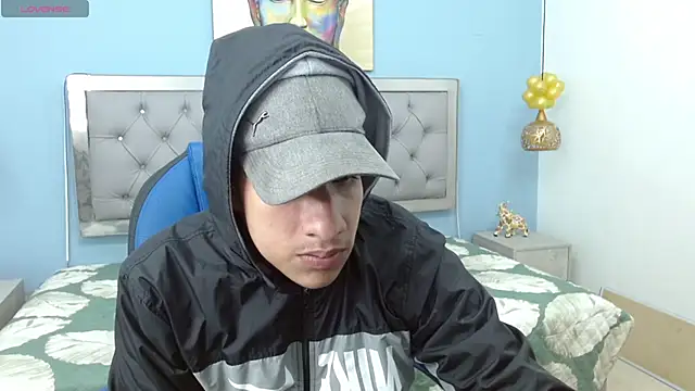 Snapshot of Jheidertwink chatting on 12-27-24, 03:31 Jheidertwink online show from 12-27-24, 03:31