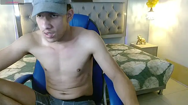 Snapshot of Jheidertwink chatting on 12-28-24, 06:28 Jheidertwink online show from 12-28-24, 06:28