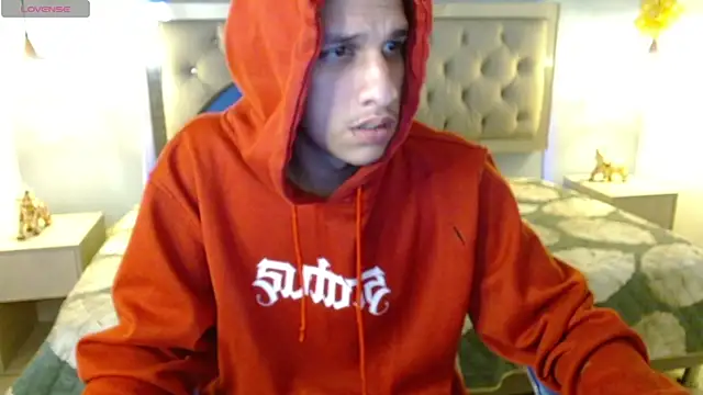 Snapshot of Jheidertwink chatting on 12-28-24, 09:31 Jheidertwink online show from 12-28-24, 09:31