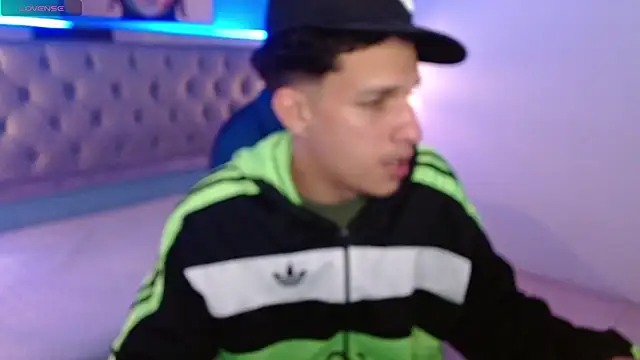 Snapshot of Jheidertwink chatting on 01-12-25, 03:39 Jheidertwink online show from 01-12-25, 03:39