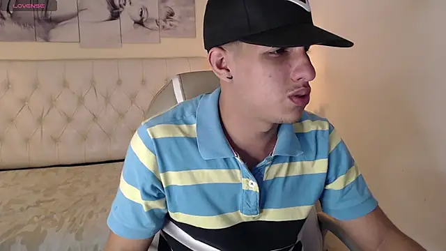 Snapshot of Jheidertwink chatting on 01-13-25, 03:23 Jheidertwink online show from 01-13-25, 03:23