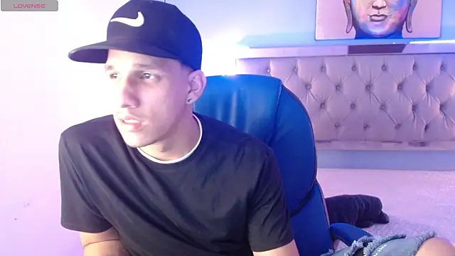 Snapshot of Jheidertwink chatting on 01-14-25, 03:32 Jheidertwink online show from 01-14-25, 03:32