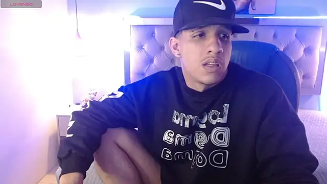 Snapshot of Jheidertwink chatting on 01-17-25, 07:30 Jheidertwink online show from 01-17-25, 07:30