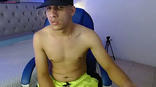 Snapshot of Jheidertwink chatting on 01-21-25, 01:00 Jheidertwink online show from 01-21-25, 01:00