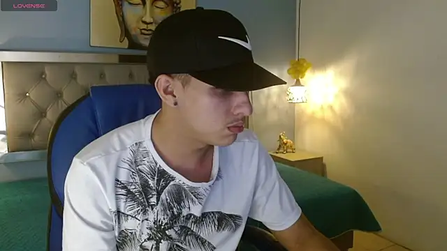 Snapshot of Jheidertwink chatting on 01-31-25, 03:30 Jheidertwink online show from 01-31-25, 03:30