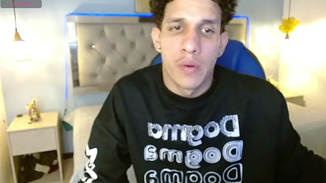 Snapshot of Jheidertwink chatting on 02-08-25, 03:41 Jheidertwink online show from 02-08-25, 03:41