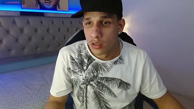 Snapshot of Jheidertwink chatting on 02-15-25, 03:52 Jheidertwink online show from 02-15-25, 03:52