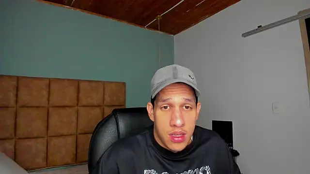 Snapshot of Jheidertwink chatting on 09-20-25, 12:39 Jheidertwink online show from 09-20-25, 12:39