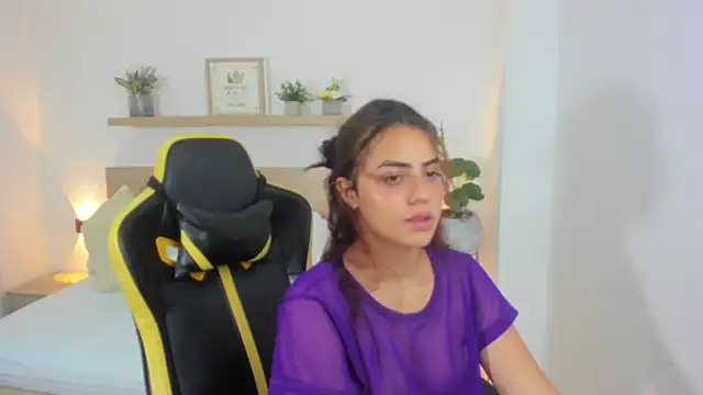 Snapshot of yaya23x chatting on 12-20-24, 07:07 yaya23x online show from 12-20-24, 07:07