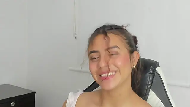 Snapshot of yaya23x chatting on 01-14-25, 03:26 yaya23x online show from 01-14-25, 03:26