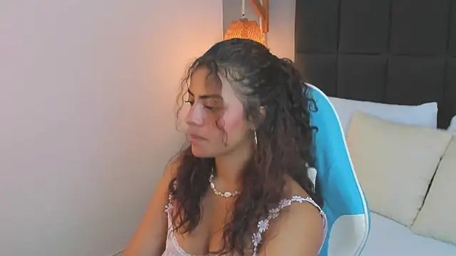 Snapshot of yaya23x chatting on 02-15-25, 12:11 yaya23x online show from 02-15-25, 12:11