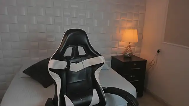 Snapshot of yaya23x chatting on 03-08-25, 02:19 yaya23x online show from 03-08-25, 02:19