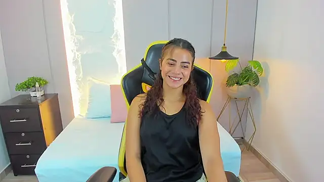 Snapshot of yaya23x chatting on 03-10-25, 12:15 yaya23x online show from 03-10-25, 12:15