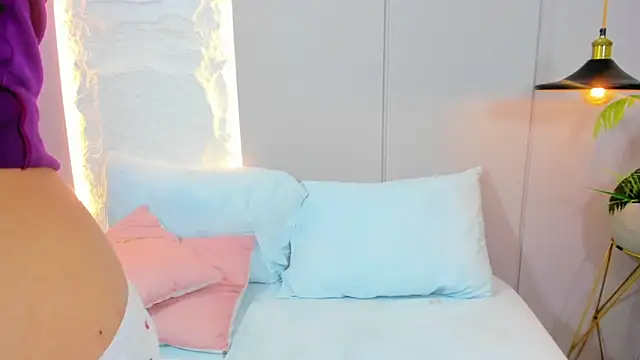 Snapshot of yaya23x chatting on 03-20-25, 10:18 yaya23x online show from 03-20-25, 10:18