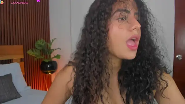 Snapshot of yaya23x chatting on 10-17-25, 02:30 yaya23x online show from 10-17-25, 02:30