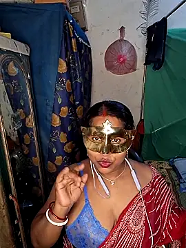 Snapshot of Real_Desi_Couple chatting on 04-27-26, 04:38 Real Desi Couple online show from 04-27-26, 04:38